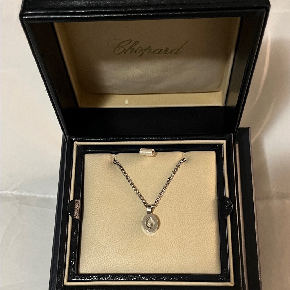 Chopard Happy Diamond Necklace in 18 k white gold
